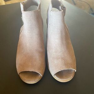 Baretraps Bootie heels size 7 1/2